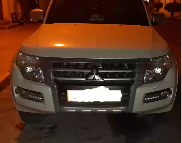 مستعملة Mitsubishi Pajero للبيع في الدوحة #5669 - 1  صورة 